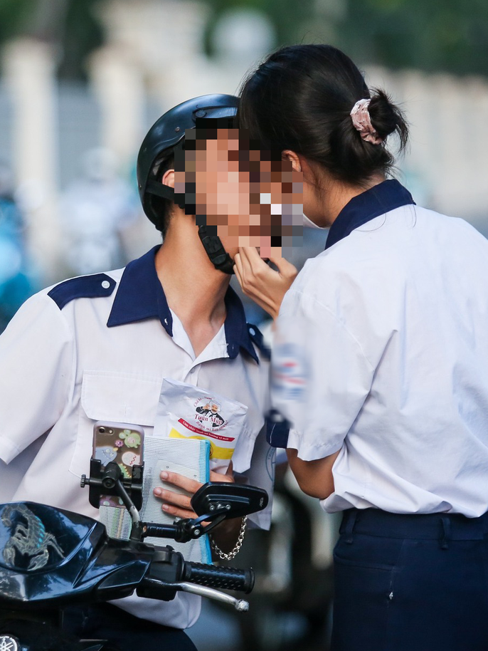 Hôn nhau: tin tức, hình ảnh, video, bình luận mới nhất
