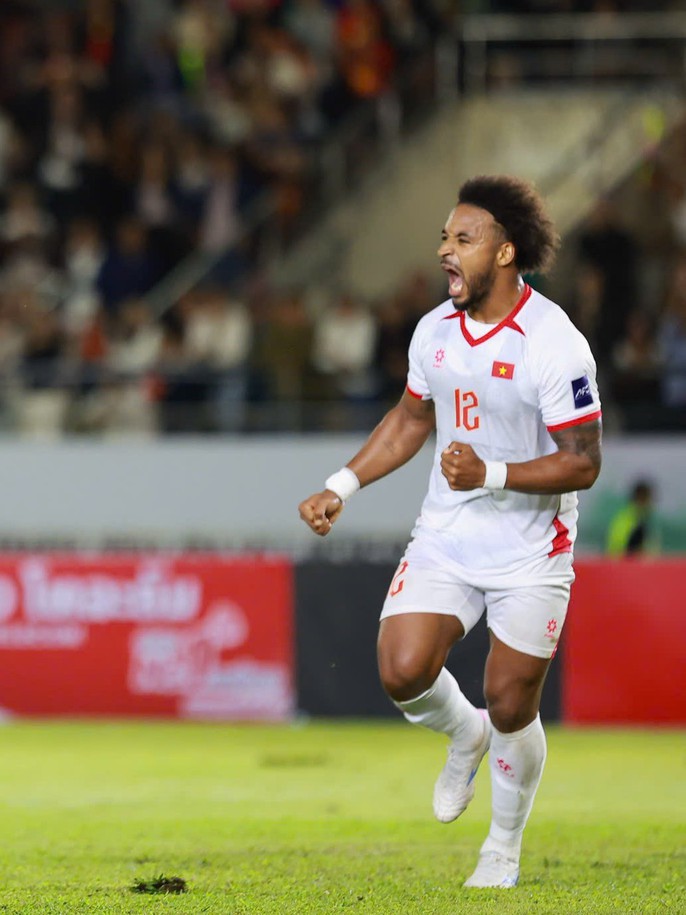 Match moment and crowd