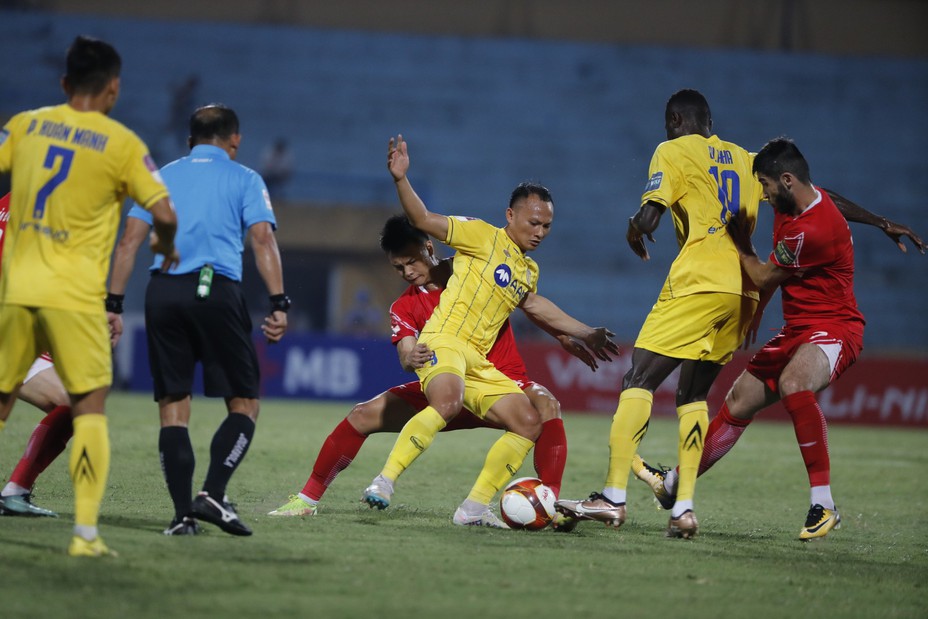 V-League 2023, Viettel 0-0 SLNA: Chủ khó bắt nạt được khách! - Ảnh 1. V-League 2023, Viettel 0-0 SLNA: Chủ khó bắt nạt được khách! - Ảnh 1.