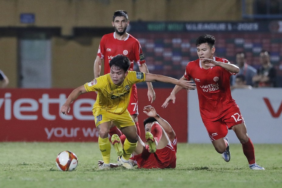 V-League 2023, Viettel 3-0 SLNA: Hoàng Đức kiến tạo, Dương Văn Hào sút bóng đầy uy lực - Ảnh 1. V-League 2023, Viettel 3-0 SLNA: Hoàng Đức kiến tạo, Dương Văn Hào sút bóng đầy uy lực - Ảnh 1.