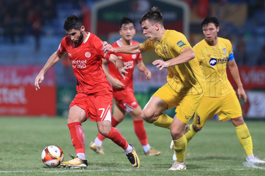 V-League 2023, Viettel 3-0 SLNA: Hoàng Đức tỏa sáng, 3 điểm quý giá ở Hàng Đẫy - Ảnh 1. V-League 2023, Viettel 3-0 SLNA: Hoàng Đức tỏa sáng, 3 điểm quý giá ở Hàng Đẫy - Ảnh 1.