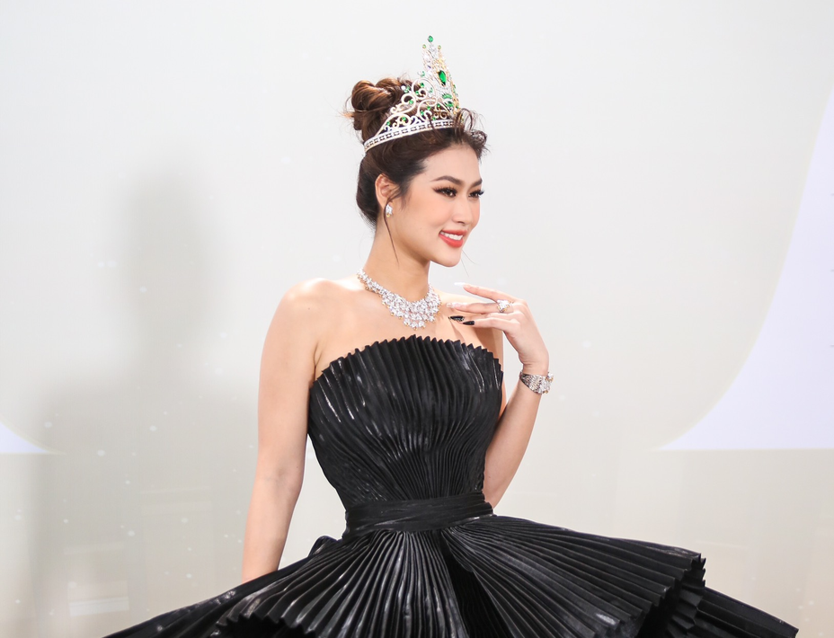 Chung kết Miss Grand Vietnam 2023: Trường Giang - Nhã Phương tình tứ trên thảm đỏ - Ảnh 1. Chung kết Miss Grand Vietnam 2023: Trường Giang - Nhã Phương tình tứ trên thảm đỏ - Ảnh 1.