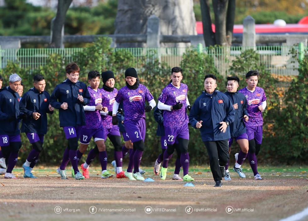 Đi tìm thủ lĩnh cho đội tuyển Việt Nam: Anh là ai, mau xuất hiện đi!
- Ảnh 3.