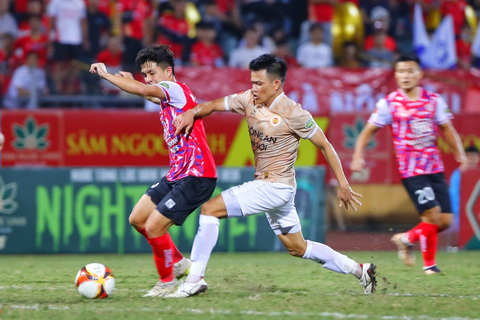 V-League thiếu cầu thủ ngôi sao để kéo khán giả đến sân- Ảnh 1.