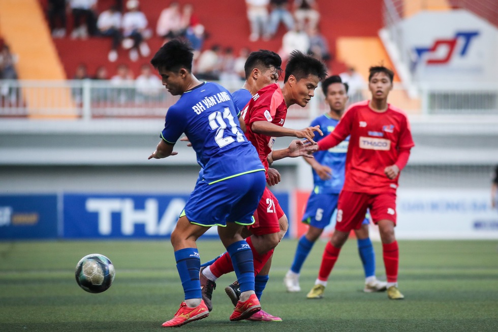 Ấn tượng cú hat-trick đầu tiên- Ảnh 5.