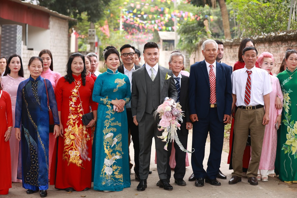 Khi Quang Hải tìm lại niềm vui, cô dâu Chu Thanh Huyền rạng ngời trong ngày cưới- Ảnh 7.