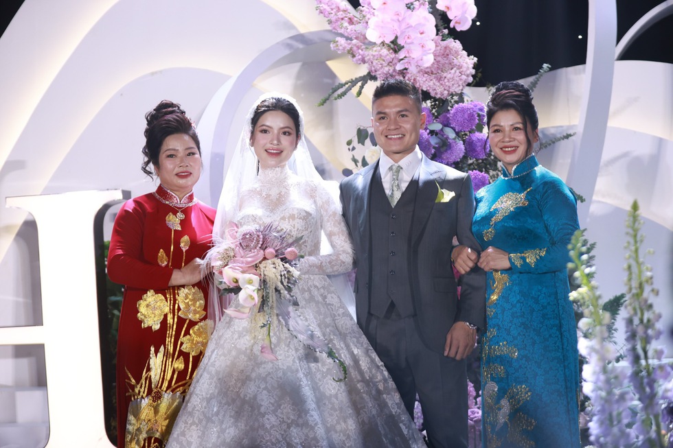 Khi Quang Hải tìm lại niềm vui, cô dâu Chu Thanh Huyền rạng ngời trong ngày cưới- Ảnh 6.