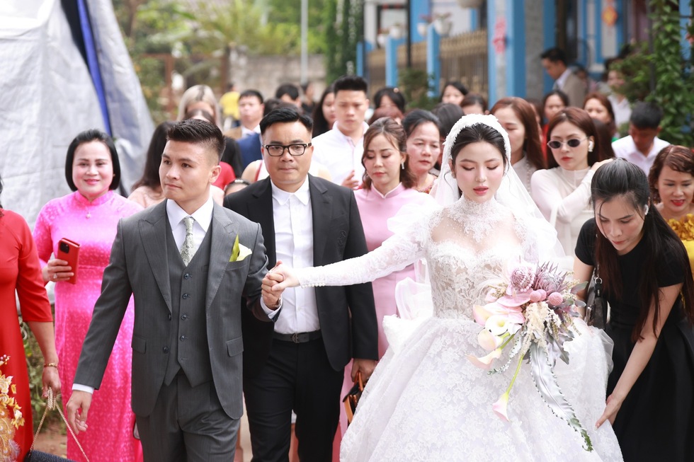 Khi Quang Hải tìm lại niềm vui, cô dâu Chu Thanh Huyền rạng ngời trong ngày cưới- Ảnh 5.