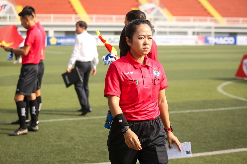 Nữ trọng tài tại TNSV THACO Cup 2024 nhận tin vui từ AFC- Ảnh 4.
