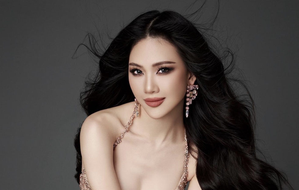 Hoa hậu Bùi Quỳnh Hoa bị buộc thôi học- Ảnh 1.