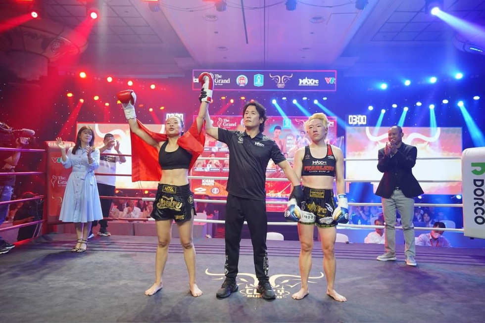 2 võ sĩ kickboxing Việt Nam đánh bại đối thủ cực mạnh tại MAXFC 26 - Ảnh 1.
