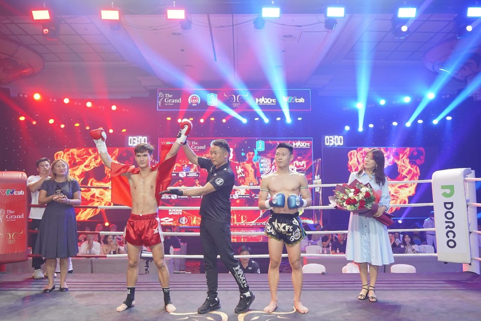 2 võ sĩ kickboxing Việt Nam đánh bại đối thủ cực mạnh tại MAXFC 26 - Ảnh 2.