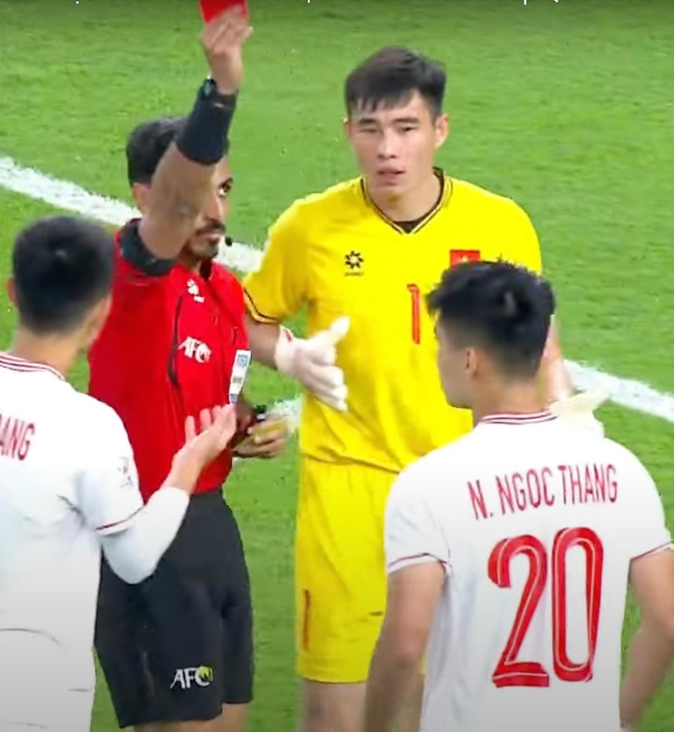 Vì sao cầu thủ Việt Nam hay nhận thẻ đỏ ở đấu trường châu lục?- Ảnh 2.