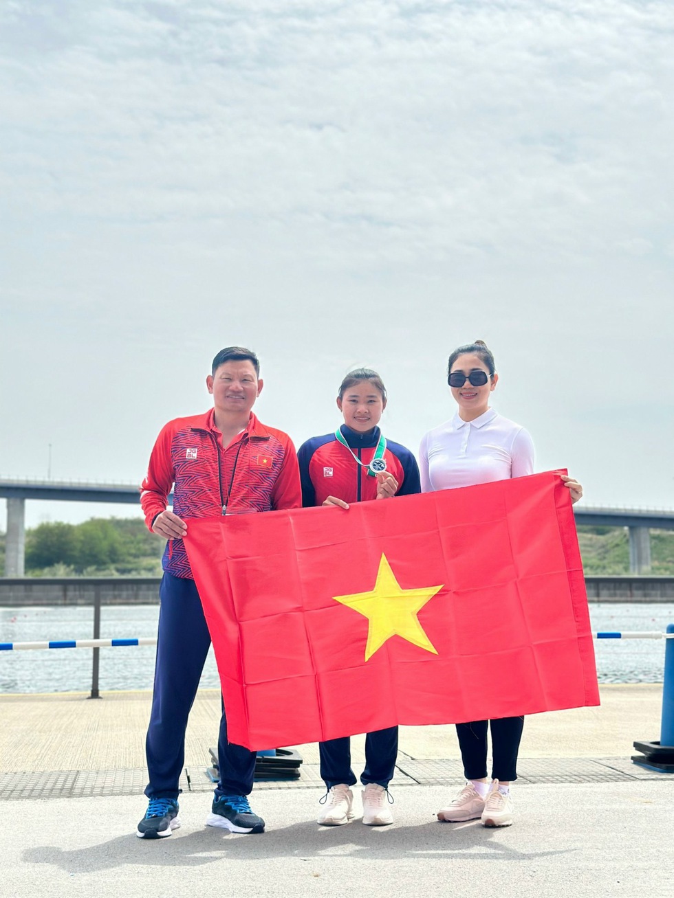Nóng: Nguyễn Thị Hương, Phạm Thị Huệ tạo kỳ tích, đua thuyền Việt Nam giành 2 vé Olympic- Ảnh 1.