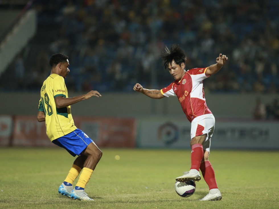 Rivaldo thể hiện đẳng cấp World Cup, đội cựu danh thủ Brazil thắng đậm các ngôi sao Việt Nam- Ảnh 10.