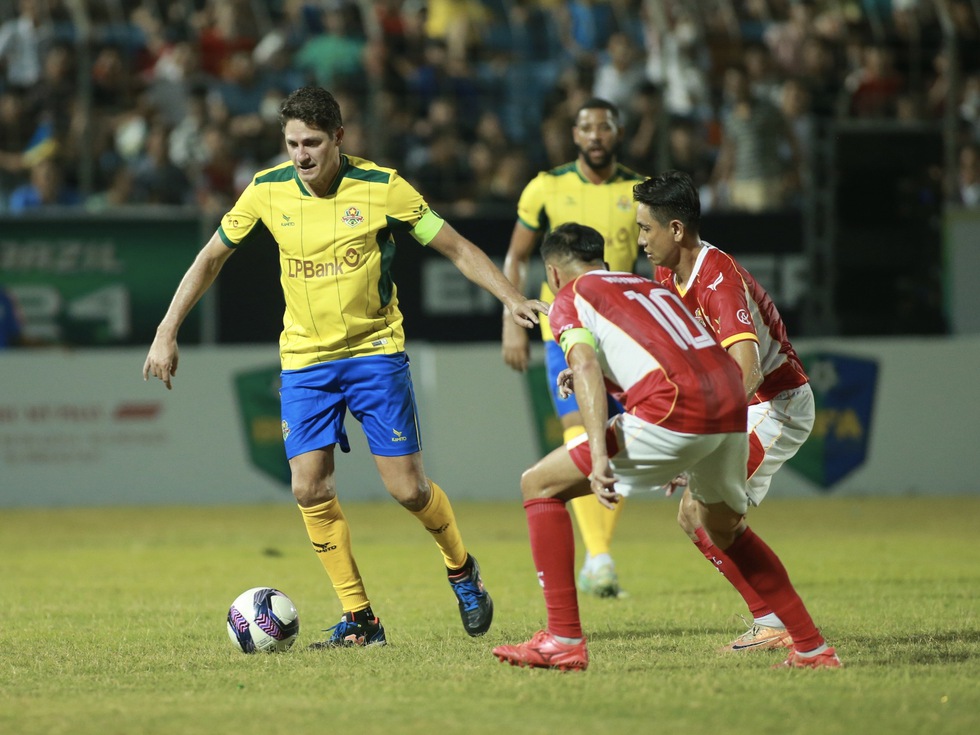 Rivaldo thể hiện đẳng cấp World Cup, đội cựu danh thủ Brazil thắng đậm các ngôi sao Việt Nam- Ảnh 4.