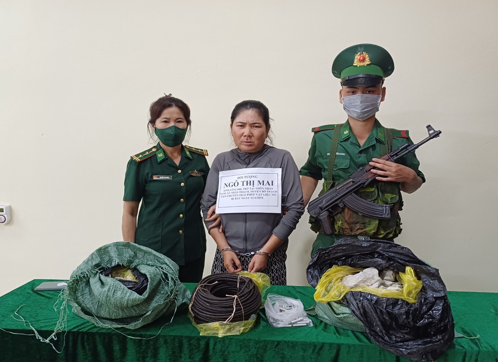 Quảng Bình: Phát hiện 2 nữ nghi phạm vận chuyển, tàng trữ 54 kg thuốc nổ- Ảnh 1.