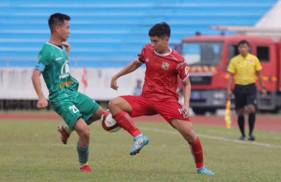 Giải hạng nhất: Tuyển thủ U.23 lập hat-trick, Đà Nẵng tiến gần đến chiếc vé V-League- Ảnh 5.