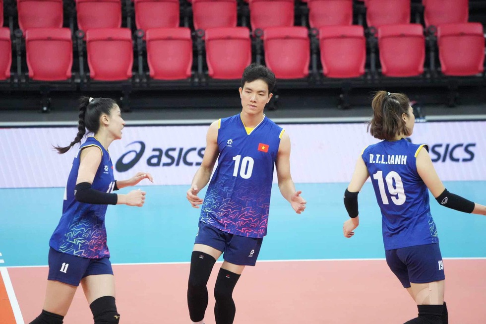Bích Tuyền đập bóng 'sấm sét', đội tuyển bóng chuyền nữ Việt Nam đánh bại Kazakhstan, vào bán kết- Ảnh 2.