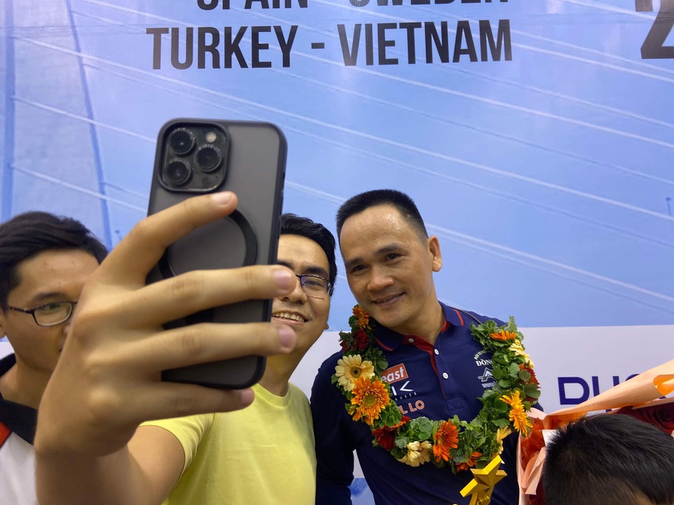 Đổi chiến thuật quá hay, cơ thủ Việt Nam vô địch World Cup billiards 3 băng, anh nói gì?- Ảnh 3.
