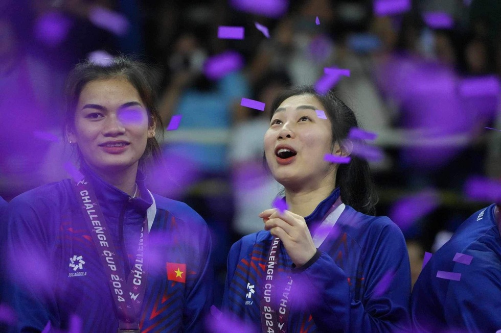 Vô địch AVC Challenge Cup, bóng chuyền nữ Việt Nam thăng hạng, qua mặt Hàn Quốc - Ảnh 3.