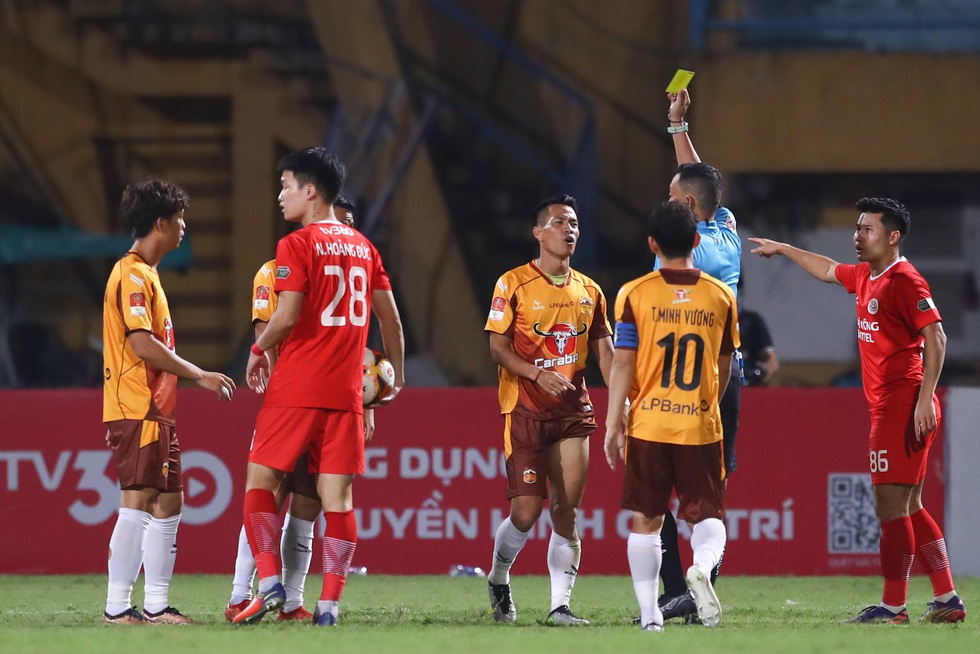 Vừa ch&acirc;n ướt ch&acirc;n r&aacute;o đến Việt Nam, HLV Kim Sang-sik đ&atilde; tới ngay nơi n&agrave;y&hellip;- Ảnh 8.