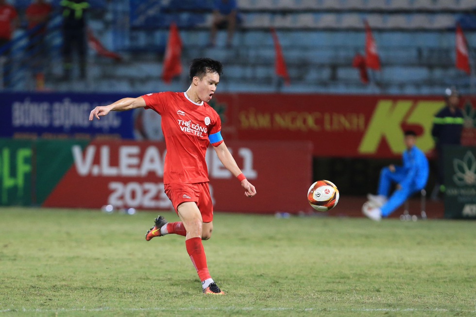 Nhiều ngôi sao xuất sắc, hàng tiền vệ đội tuyển Việt Nam bỗng nhiên chật chội
- Ảnh 2.