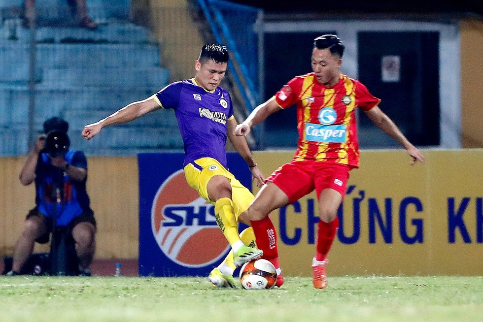 Nhiều ngôi sao xuất sắc, hàng tiền vệ đội tuyển Việt Nam bỗng nhiên chật chội
- Ảnh 5.