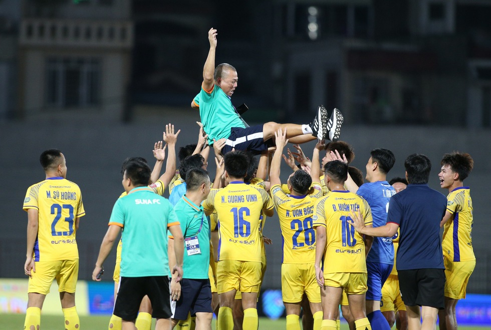 Bảng xếp hạng V-League 2023 - 2024: Tổng thưởng 9,5 tỉ cho Nam Định, Bình Định và Hà Nội- Ảnh 3.