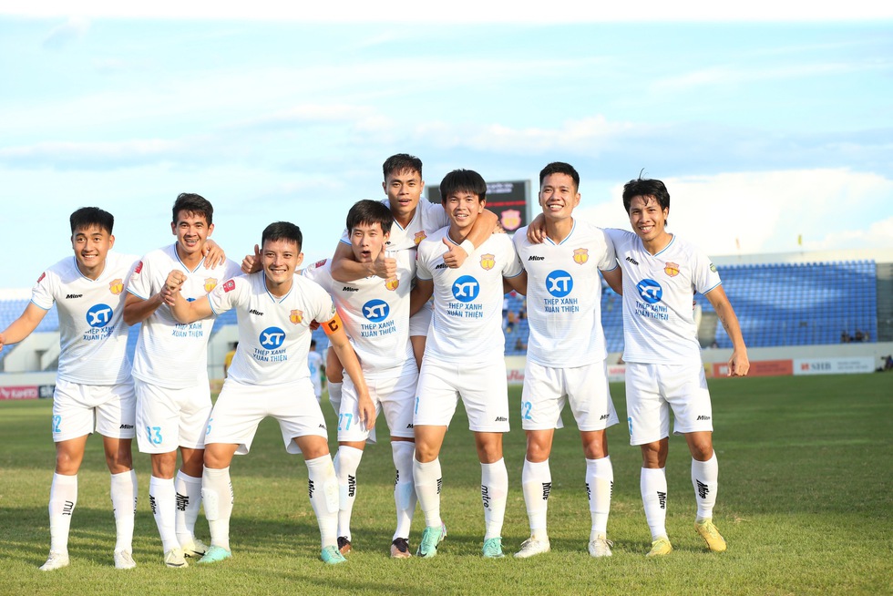 Bảng xếp hạng V-League 2023 - 2024: Tổng thưởng 9,5 tỉ cho Nam Định, Bình Định và Hà Nội- Ảnh 1.