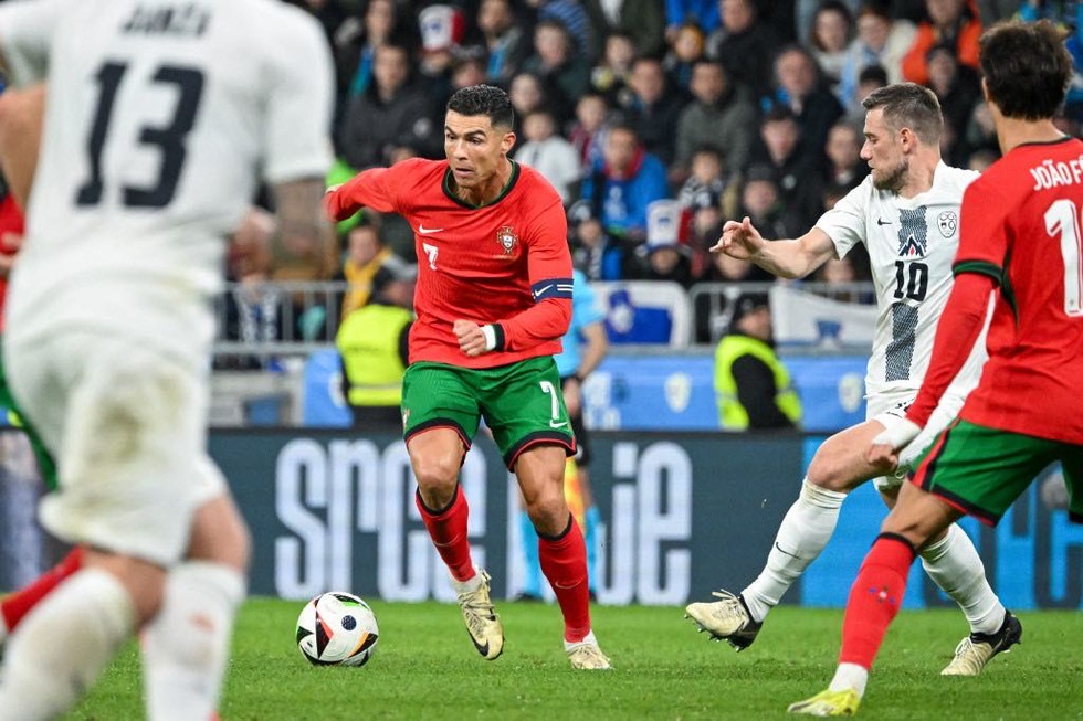 Ronaldo càng mờ nhạt, đội tuyển Bồ Đào Nha… càng mạnh
- Ảnh 1.