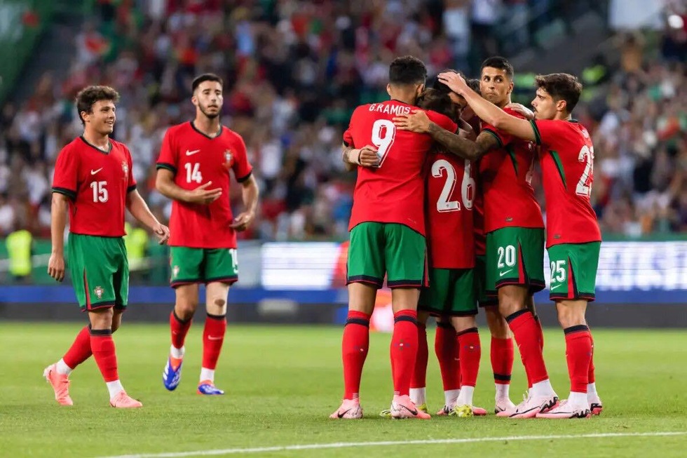 Ronaldo càng mờ nhạt, đội tuyển Bồ Đào Nha… càng mạnh
- Ảnh 3.