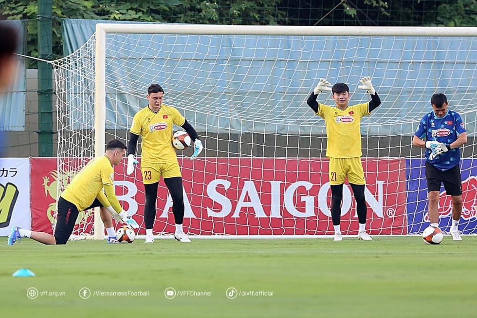 Thủ môn Đặng Văn Lâm: ‘Bố mẹ sẽ rất hạnh phúc nếu tôi được đấu trận gặp Nga’- Ảnh 2.