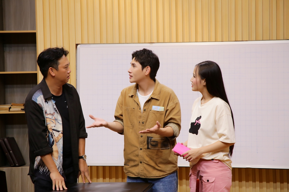 Diễn viên Lê Nam: Tôi và vợ không giận hờn, tranh cãi quá 10 phút- Ảnh 3. Diễn viên Lê Nam: Tôi và vợ không giận hờn, tranh cãi quá 10 phút- Ảnh 3.