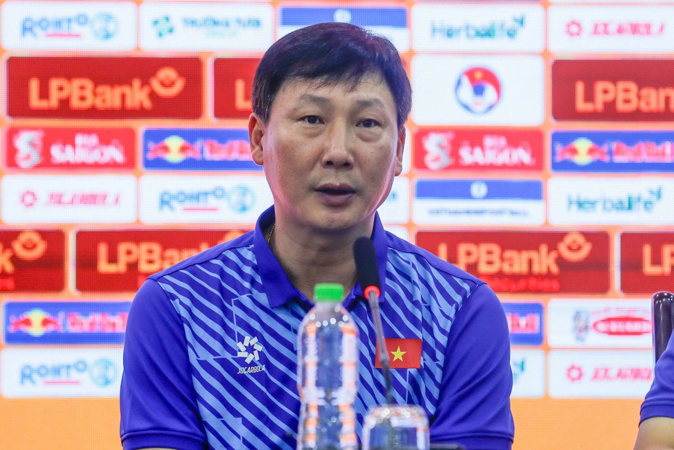 HLV Kim Sang-sik: 'Đội tuyển Việt Nam không sợ hãi Nga, đã phân tích cực sâu đối thủ’- Ảnh 1.