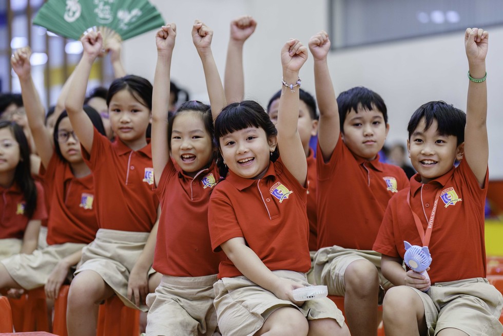 Lễ khai giảng ngập tràn sắc đỏ tại Royal School: Khởi đầu năm học mới nhiều kỳ vọng- Ảnh 1.