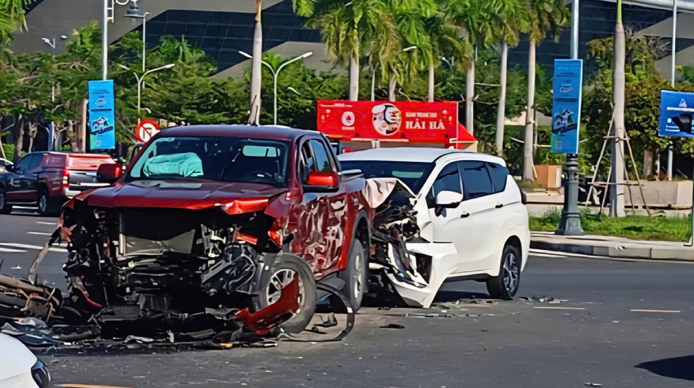 Hiện trường ngổn ngang sau vụ tai nạn giao thông liên hoàn ở TP.Đà Nẵng- Ảnh 2.