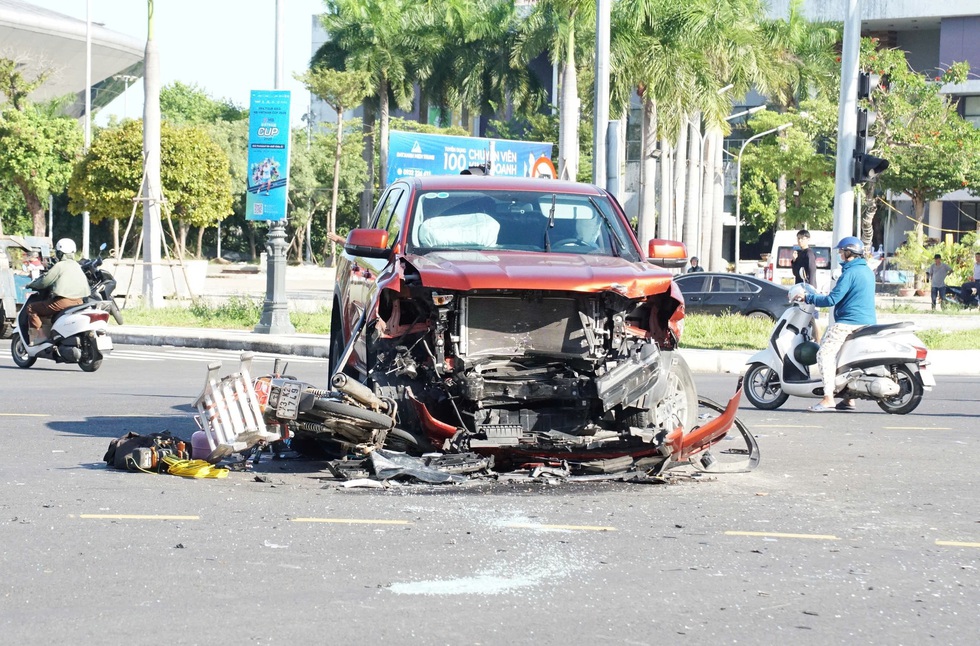 Hiện trường ngổn ngang sau vụ tai nạn g…