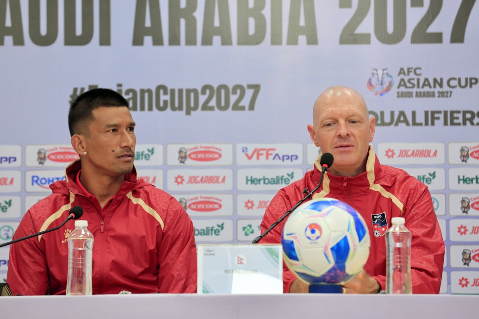 HLV Matt Ross n&oacute;i cứng: &lsquo;Việt Nam chịu sức &eacute;p n&ecirc;n sẽ bị chia điểm, c&agrave;ng mưa Nepal c&agrave;ng th&iacute;ch&rsquo;- Ảnh 1.