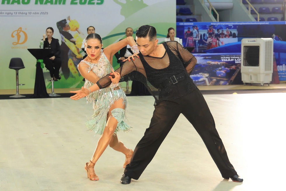 Bạn nhảy ho&agrave;n hảo của Phan Hiển- Ảnh 2.