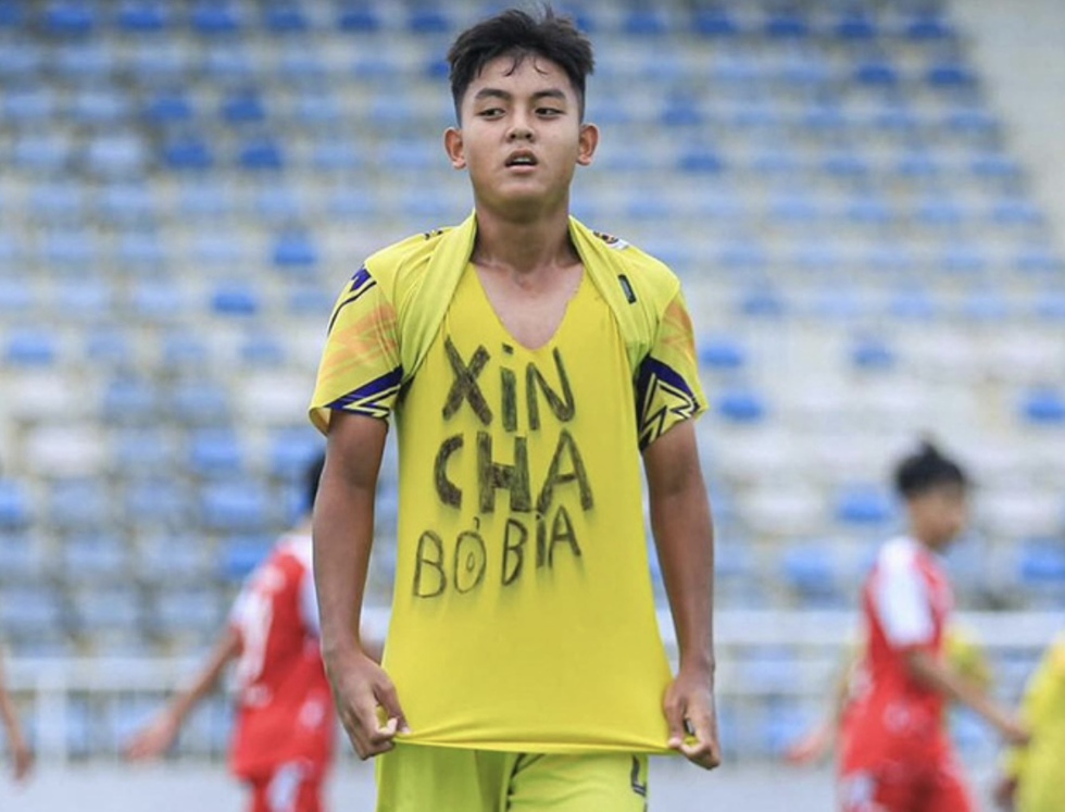 ‘Xin cha bỏ bia’- Ảnh 1. ‘Xin cha bỏ bia’- Ảnh 1.