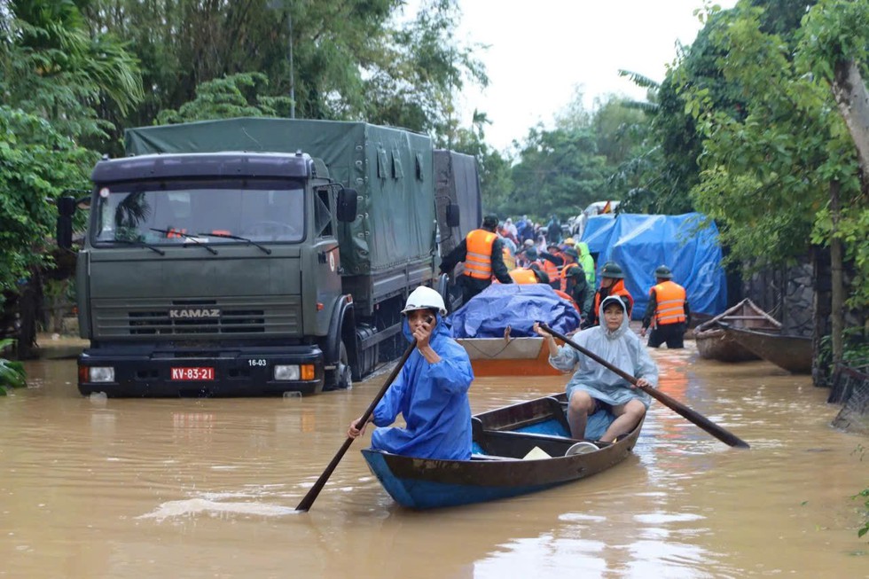 Đà Nẵng: 6 người chết, 4 người mất tích do mưa lũ- Ảnh 3.