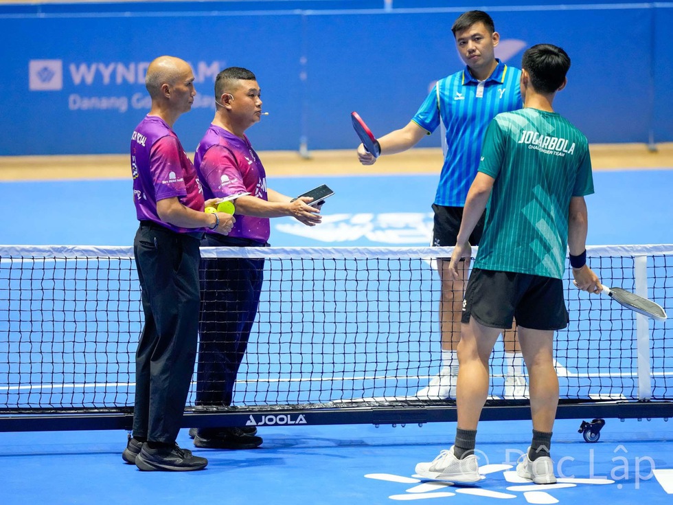 Trương Vinh Hiển ngược d&ograve;ng đ&aacute;nh bại L&yacute; Ho&agrave;ng Nam: Nổ ra tranh c&atilde;i gay gắt!- Ảnh 3.