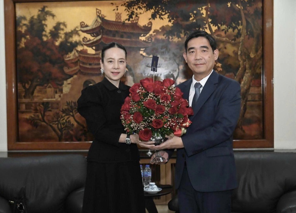 Đại sứ Việt Nam tại Thái Lan ghi nhận thiện chí của FAT và Madam Pang sau sự cố nhầm Quốc kỳ- Ảnh 1. Đại sứ Việt Nam tại Thái Lan ghi nhận thiện chí của FAT và Madam Pang sau sự cố nhầm Quốc kỳ- Ảnh 1.