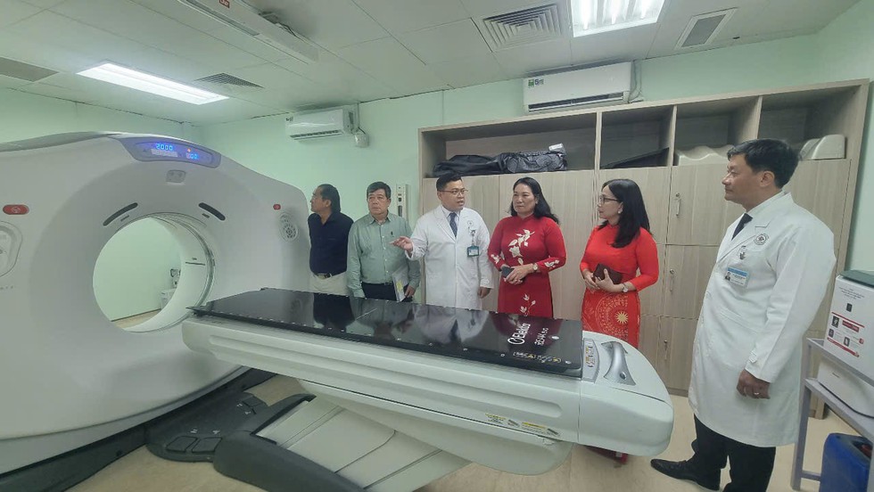 Vĩnh Long đưa vào sử dụng hệ thống xạ trị ung thư hiện đại- Ảnh 3. Vĩnh Long đưa vào sử dụng hệ thống xạ trị ung thư hiện đại- Ảnh 3.