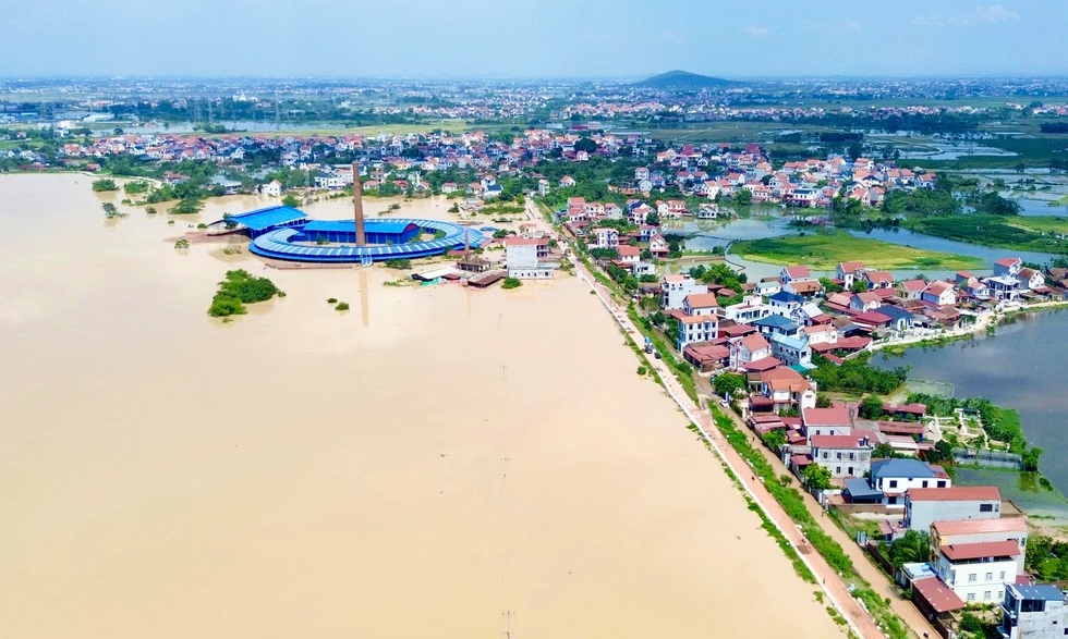 Bắc Ninh hứng chịu lũ lịch sử, ít nhất 9 km đê bị tràn- Ảnh 1.