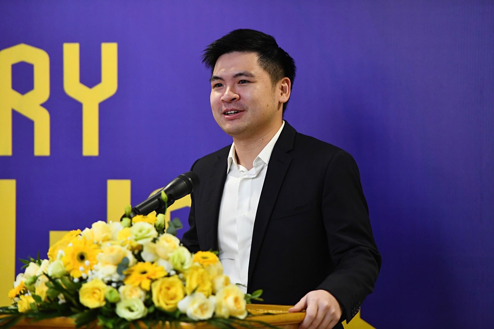 Sếp lớn CLB Hà Nội nói điều bất ngờ trong ngày huyền thoại Harry Kewell ra mắt truyền thông- Ảnh 2. Sếp lớn CLB Hà Nội nói điều bất ngờ trong ngày huyền thoại Harry Kewell ra mắt truyền thông- Ảnh 2.