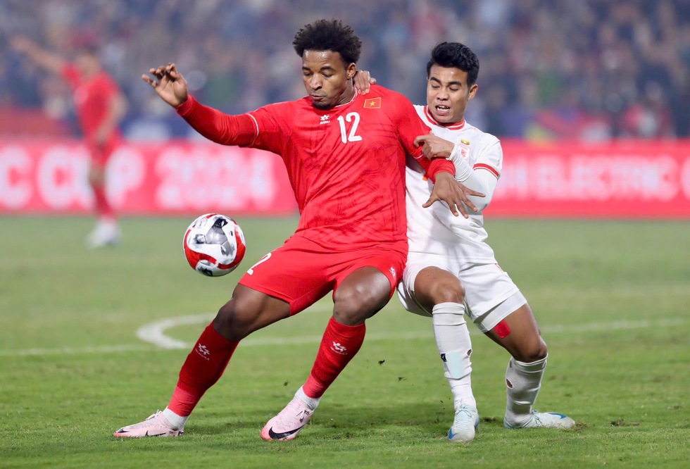 Nóng: Xuân Son được gọi trở lại đội tuyển Việt Nam, kịp đấu Lào và Malaysia
 - Ảnh 1. Nóng: Xuân Son được gọi trở lại đội tuyển Việt Nam, kịp đấu Lào và Malaysia
 - Ảnh 1.