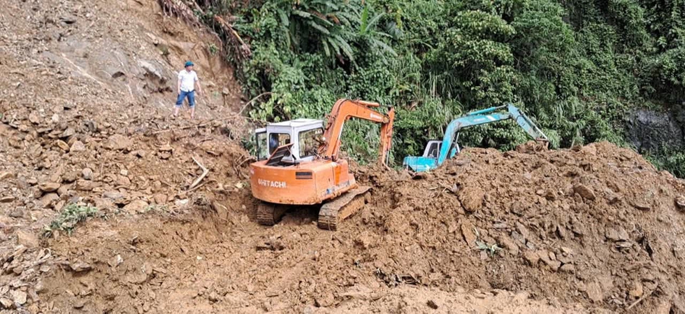 Đà Nẵng: Sau mưa lũ lịch sử, thầy cô gõ cửa đưa học sinh ra lại lớp- Ảnh 5.