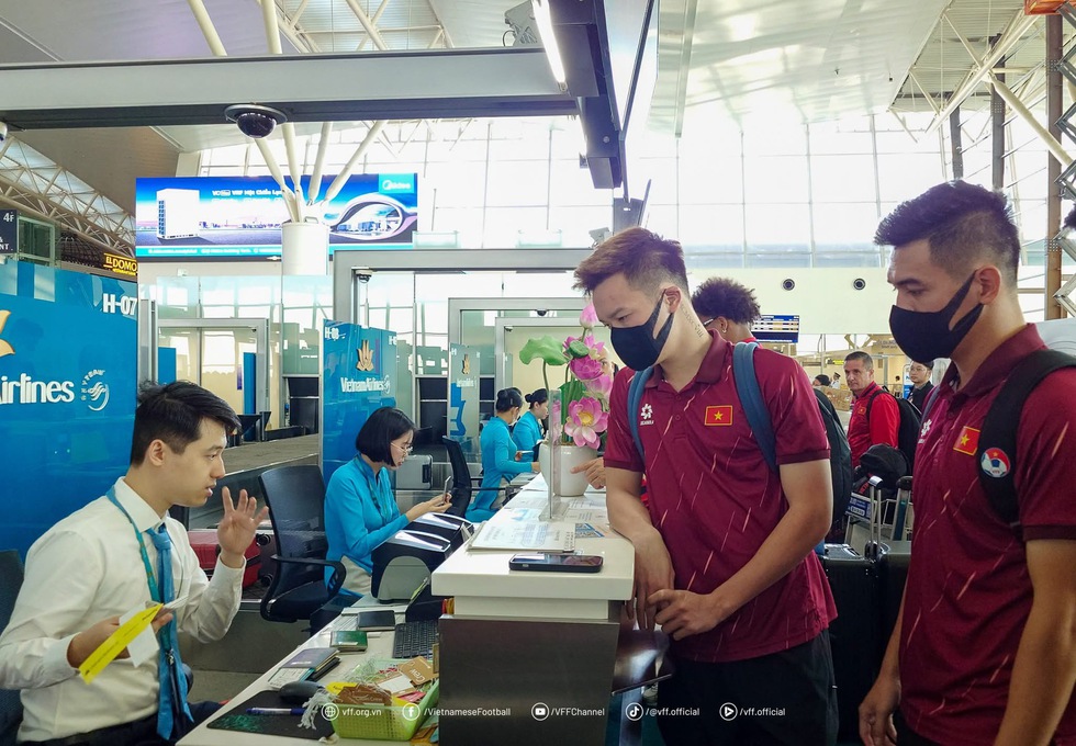 Xuân Son cùng đội tuyển Việt Nam ‘dậy sớm để thành công’: Sang Lào, quyết giành chiến thắng- Ảnh 8.